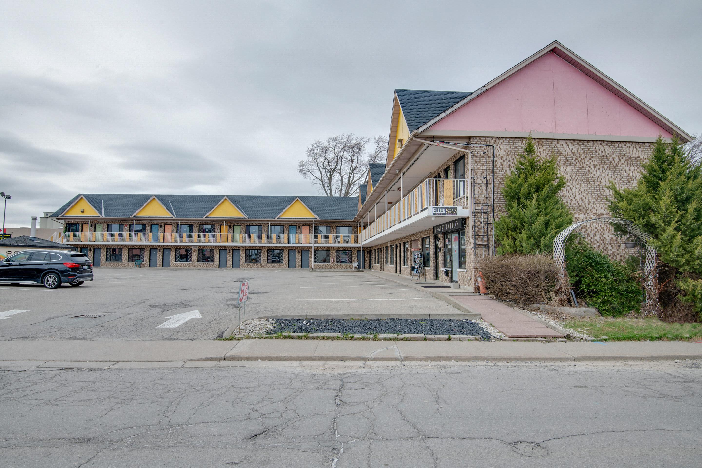 Falls Inn Near Casino Niagara By Oyo ภายนอก รูปภาพ