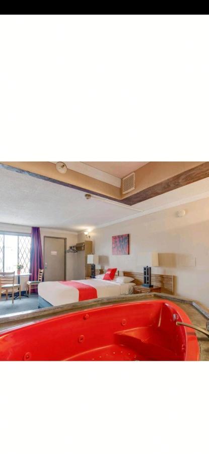 Falls Inn Near Casino Niagara By Oyo ภายนอก รูปภาพ