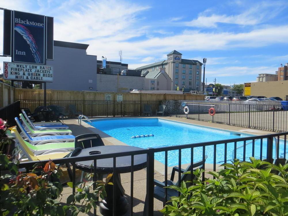 Falls Inn Near Casino Niagara By Oyo ภายนอก รูปภาพ