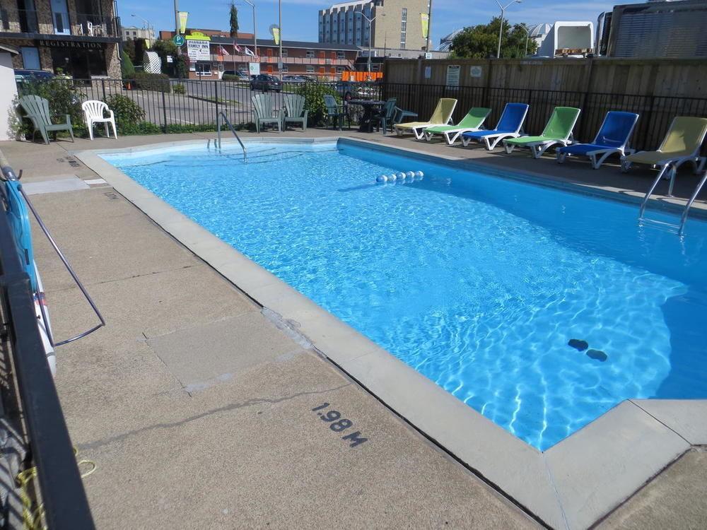 Falls Inn Near Casino Niagara By Oyo ภายนอก รูปภาพ